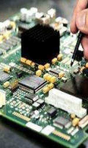 Assistência técnica em máquinas cnc Assistência técnica em máquinas cnc