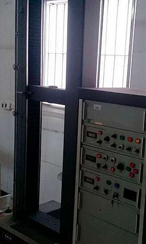 Calibração de máquinas universal de ensaio tração Calibração de máquinas universal de ensaio tração