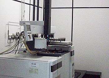 Ensaio de dureza em metais Ensaio de dureza em metais