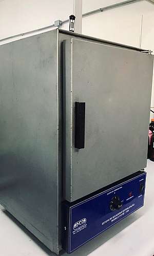 Laboratório de análises físico químicas Laboratório de análises físico químicas