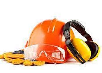 Laboratório de ensaios mecânicos e metalográficos Laboratório de ensaios mecânicos e metalográficos