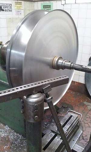 Metalúrgica de repuxo  Metalúrgica de repuxo