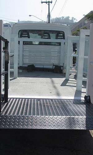 Plataforma elevatória cargas veiculares para cilindros de gases Plataforma elevatória cargas veiculares para cilindros de gases