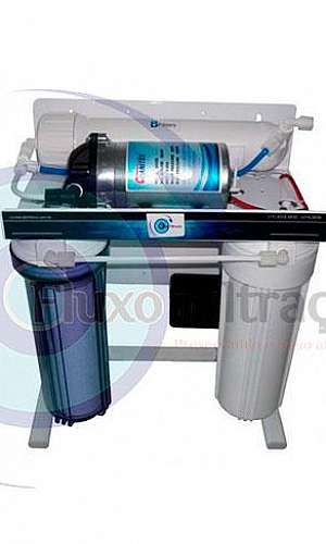 Sistema de osmose reversa para tratamento de água Sistema de osmose reversa para tratamento de água